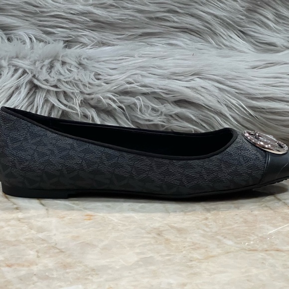 Michael Kors Black & Sliver Logo Ballet Flats - Women - Picture 10 of 12
